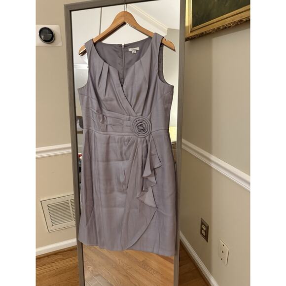 Liliana Dresses & Skirts - Simply Liliana Women's Sleeveless Silver V-Neck Knee Length Formal Dress Size 12